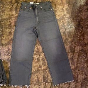 Women’s Levi’s Straight Leg Jeans